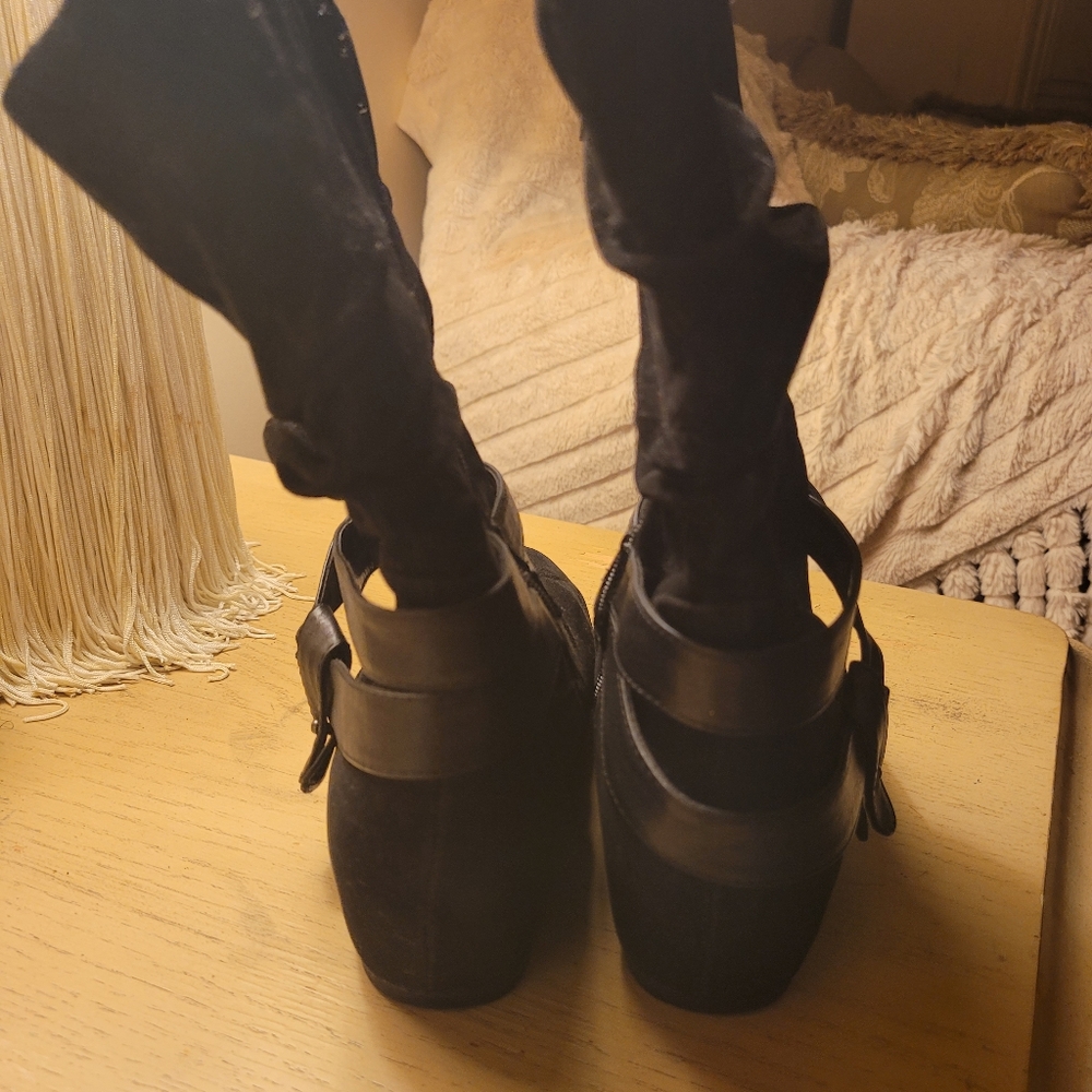 Suède Bootie